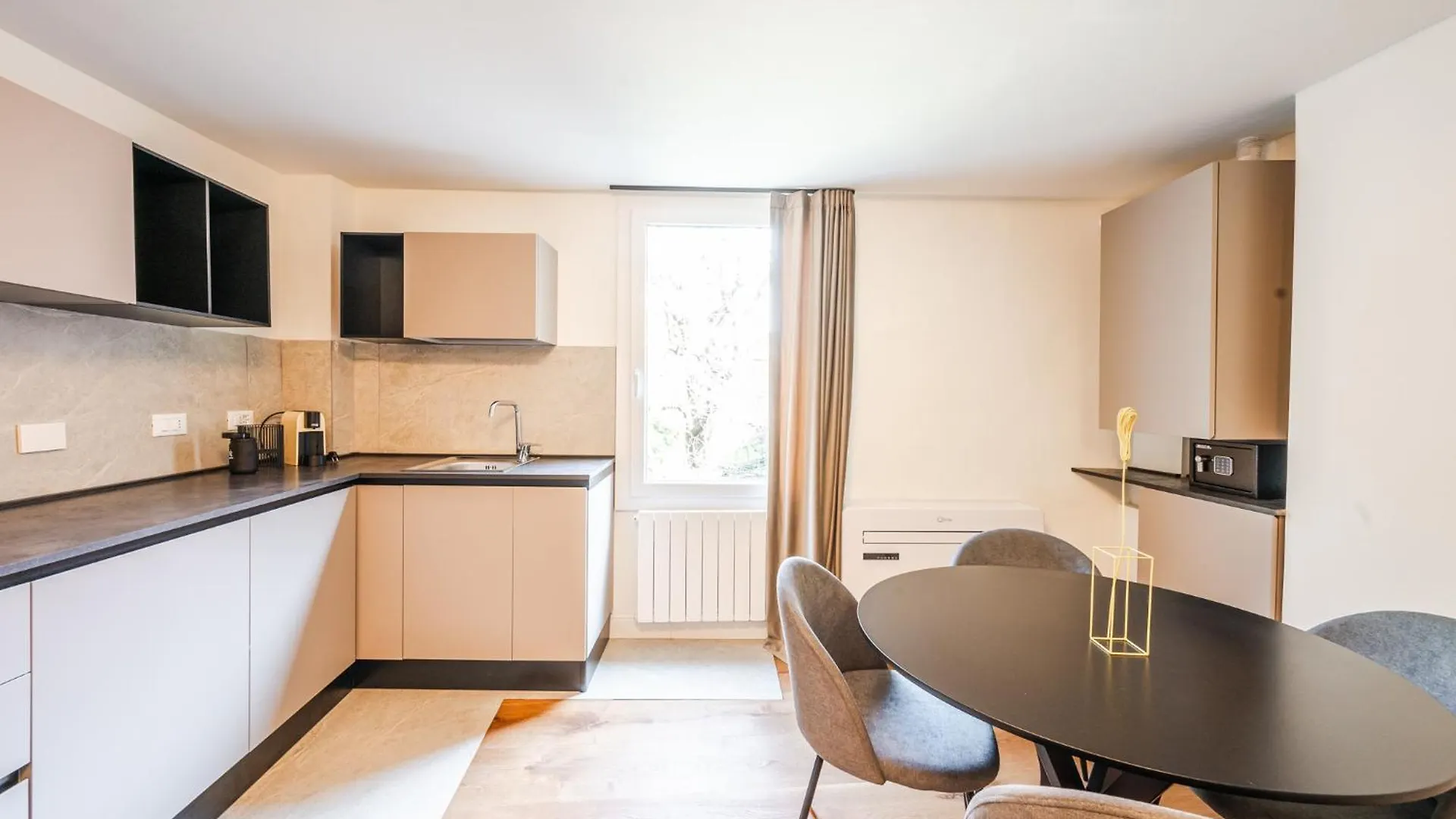 Suite Castiglione In Bologna Center Apartment