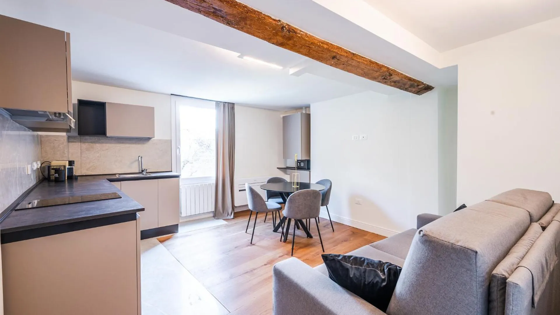 Lägenhet Suite Castiglione In Bologna Center Italien